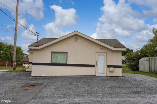 818 Reese Ave, HERSHEY, PA, 17033-2228 | Card Image