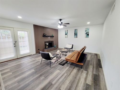 4636 Gleneagle St, Mesquite, TX, 75150-1965 | Card Image