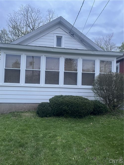 928 Kirkpatrick St, Syracuse, NY, 13208-2236 | Card Image