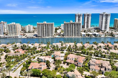 818 Spinnaker Dr E, Hollywood, FL, 33019-5025 | Card Image