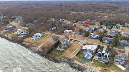 52202 Main Dr, Grand Beach, MI, 49117-8704 | Card Image