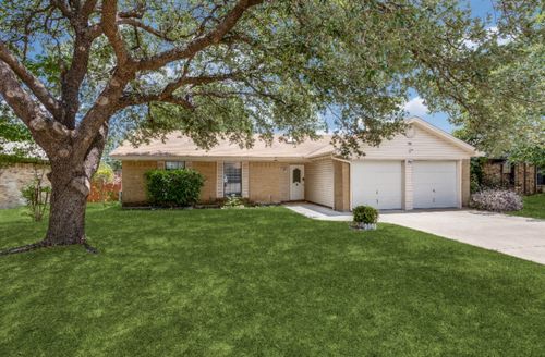 805 Barkridge Trl, Burleson, TX, 76028-5231 | Card Image