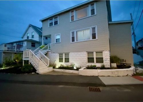 106 Bay St, Hull, MA, 02045-2945 | Card Image