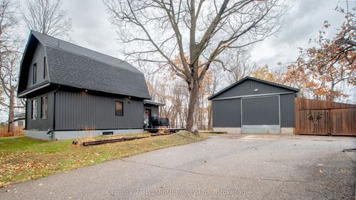 {{alt}} | Card Image