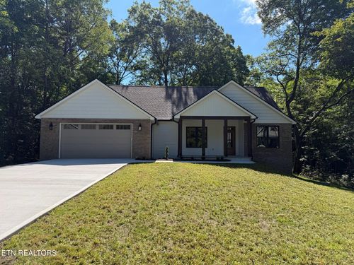 741 Westchester Dr, Crossville, TN, 38558-7402 | Card Image