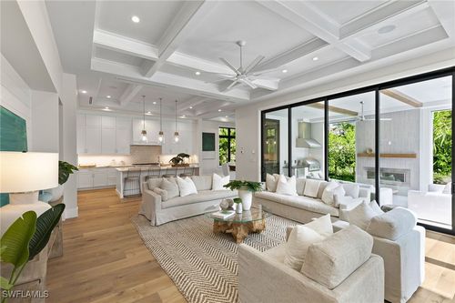 1191 7th Ave N, NAPLES, FL, 34102-8112 | Card Image