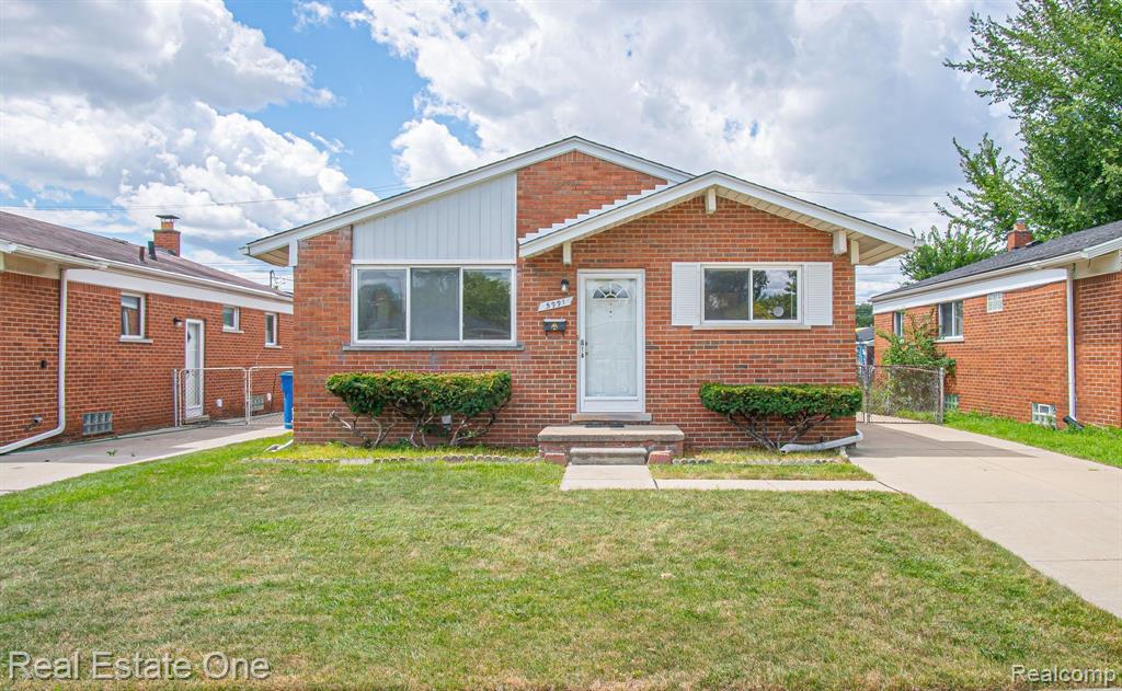 Waverly St, Dearborn Heights, MI 48127
