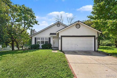 5204 Bay Point Drive, Florissant, MO, 63034 | Card Image