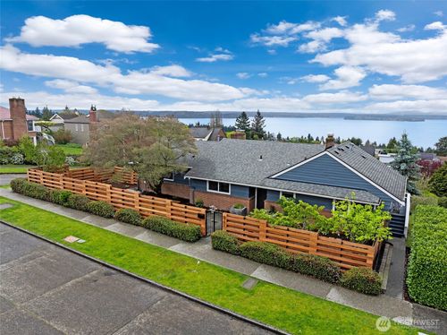 6771 38th Avenue Sw, Seattle, WA, 98126 | Card Image