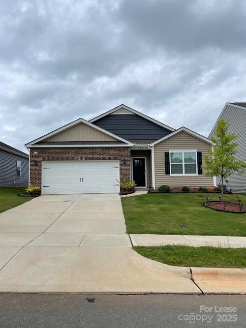 147 Old Home Rd, Statesville, NC, 28677-8748 | Card Image