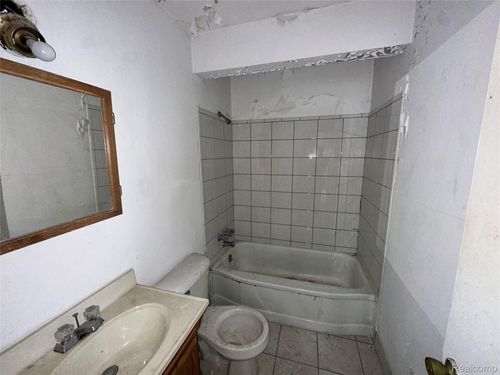 3577 22nd St, Wyandotte, MI, 48192-6311 | Card Image