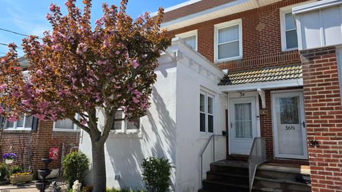 34 N Montgomery Ave, Atlantic City, NJ, 08401-3328 | Card Image