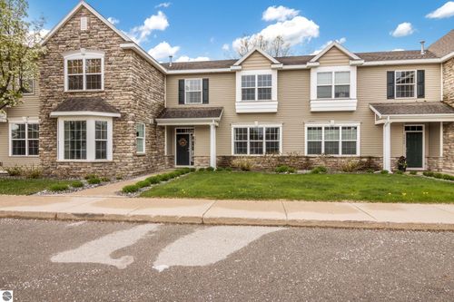 3247 Wexford Dr, Traverse City, MI, 49685-7347 | Card Image