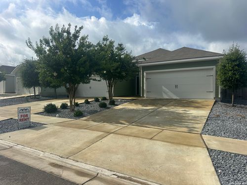 625 Heathers Way, Seguin, TX, 78155-3077 | Card Image