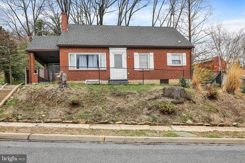 1815 Holly Rd, READING, PA, 19602-1510 | Card Image