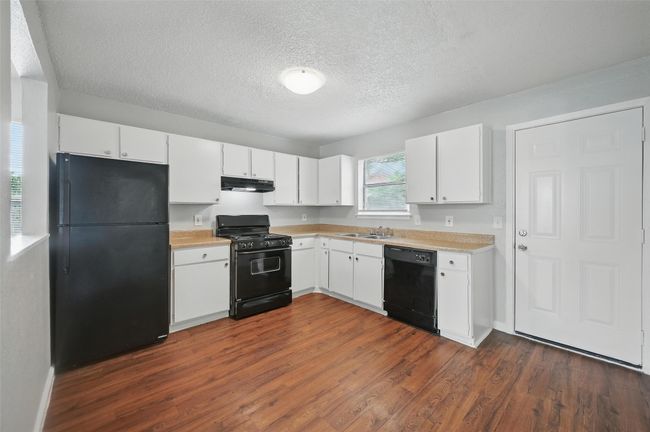 3048 Tudor Ln, Townhouse with 2 bedrooms, 2 bathrooms and null parking in Irving TX | Image 7