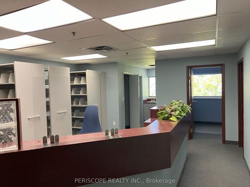 300-679 Davis Dr, Newmarket, ON, L3Y5G8 | Card Image