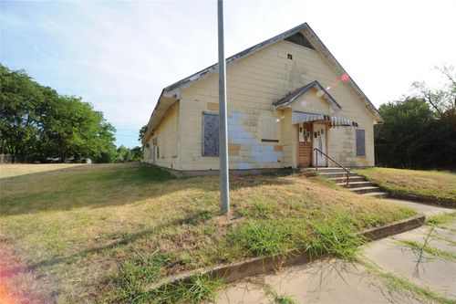 631 E Woodard St, Denison, TX, 75021-2847 | Card Image