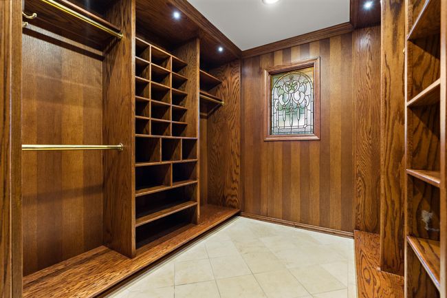 Spacious closet with built-ins | Image 15