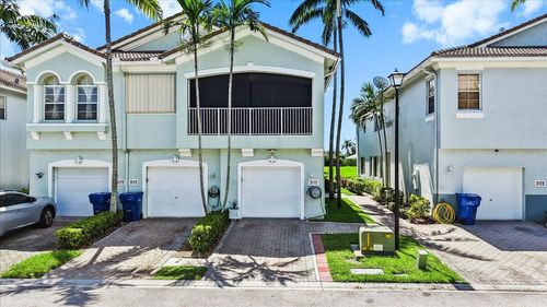 3175 Laurel Ridge Cir, Riviera Beach, FL, 33404-1840 | Card Image