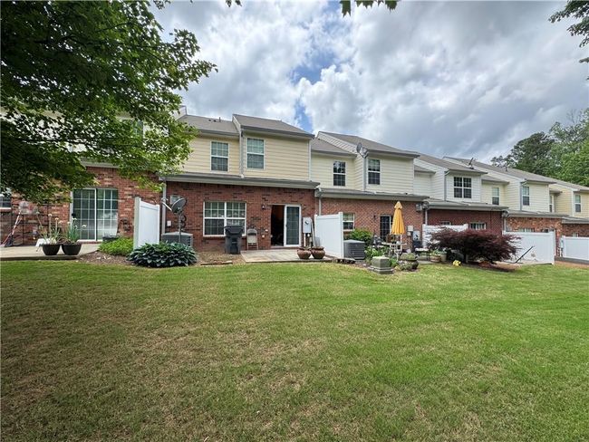 3871 Pleasant Oaks Dr, Condo with 3 bedrooms, 3 bathrooms and null parking in Lawrenceville GA | Image 8