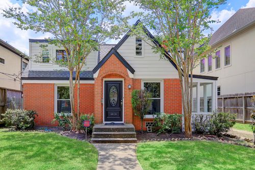 3919 Amherst St, West University Place, TX, 77005-2831 | Card Image