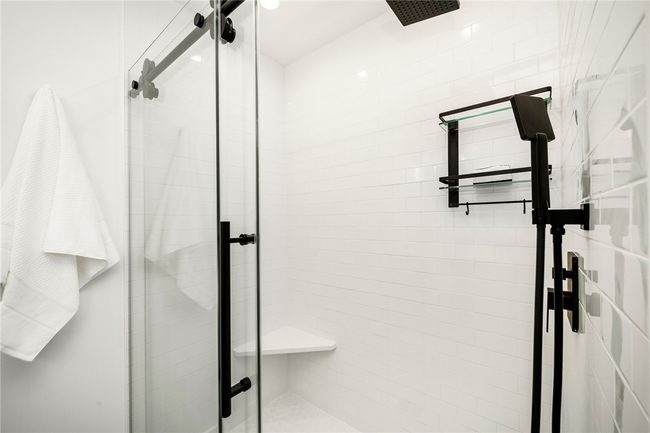 1820 W 11 Th St, House other with 3 bedrooms, 3 bathrooms and 1 parking in Patterson Hts PA | Image 5