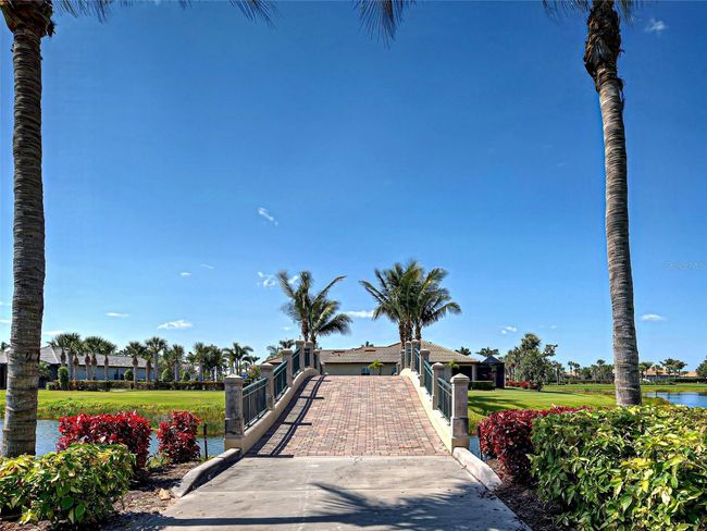Venetian bridges nearby | Image 47
