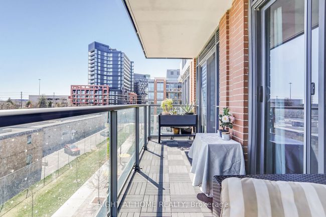 402 - 31 Tippett Rd, Condo with 4 bedrooms, 2 bathrooms and 1 parking in Toronto ON | Image 21