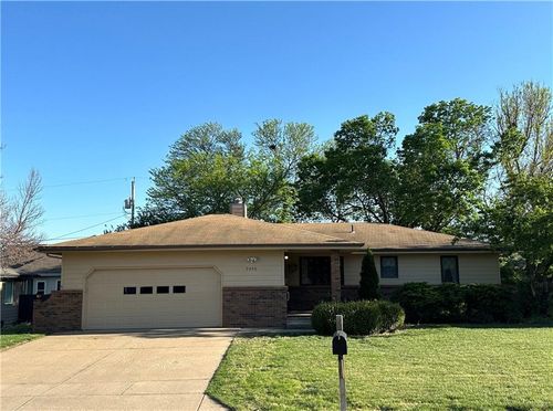 2436 Village Lane, Salina, KS, 67401 | Card Image
