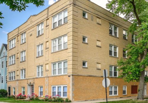 3-3216 Berteau Ave, CHICAGO, IL, 60618-2304 | Card Image