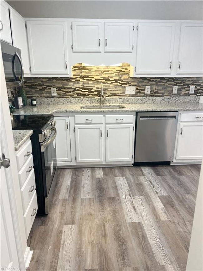 5506 Greenfield Way, House other with 3 bedrooms, 2 bathrooms and null parking in Mc Leansville NC | Image 8