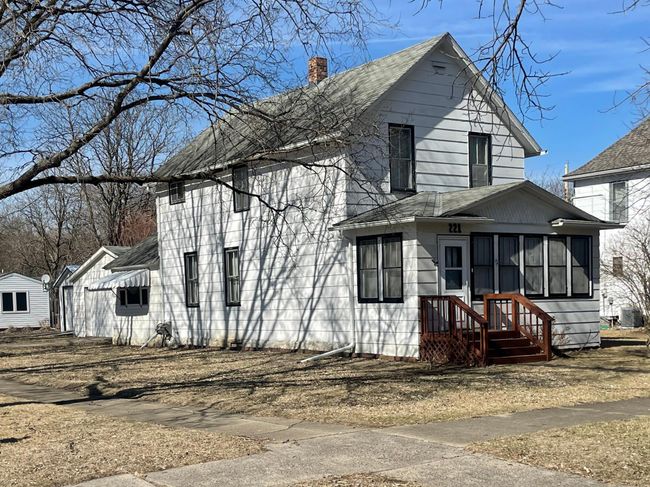 Back of home/garage | Image 9