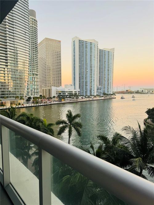 apt-618-465 Brickell Ave, Miami, FL, 33131-2497 | Card Image