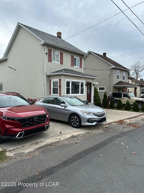 37 Bridge St, McAdoo, PA, 18237-2423 | Card Image