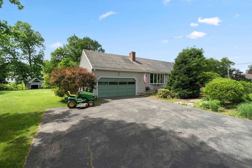 3 Fairway Drive, Greenland, NH, 03840 | Card Image