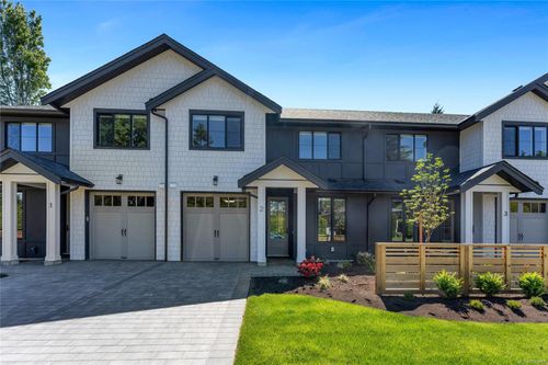 3-3333 Henderson Rd, Victoria, BC, V8P5A5 | Card Image