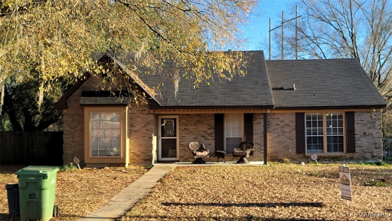 Oak Shadow Ln, Montgomery, AL 36116
