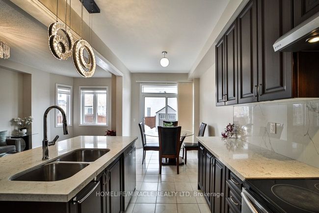 24 Deer Ridge Trail, House attached with 5 bedrooms, 4 bathrooms and 3 parking in Caledon ON | Image 4