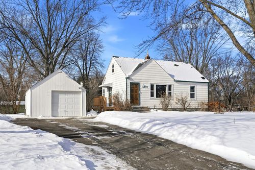 6917 Sunrise Dr, Circle Pines, MN, 55014-1217 | Card Image