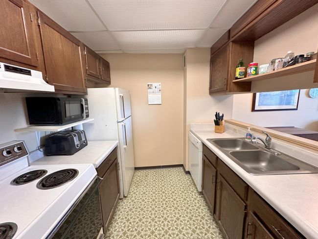 Kitchen | Image 12
