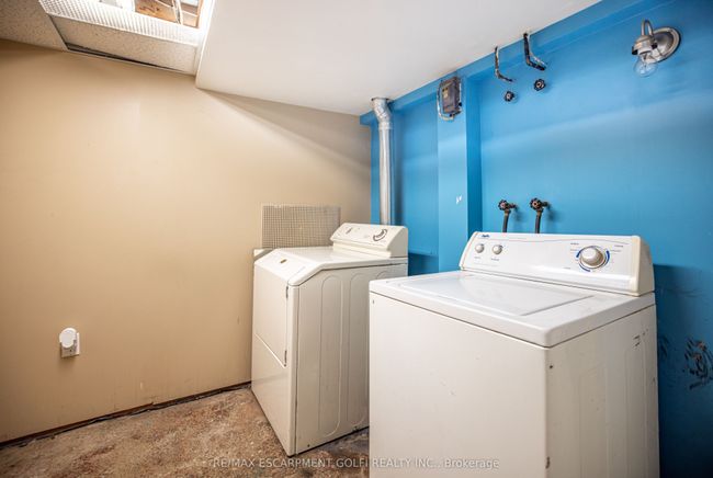 18 Grove Ave, House other with 6 bedrooms, 2 bathrooms and 4 parking in Saint Catharines ON | Image 30