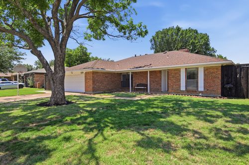1211 Meadowview Drive, Euless, TX, 76039 | Card Image