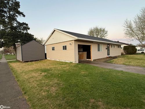 2102 Avenue B, Fort Madison, IA, 52627-2449 | Card Image