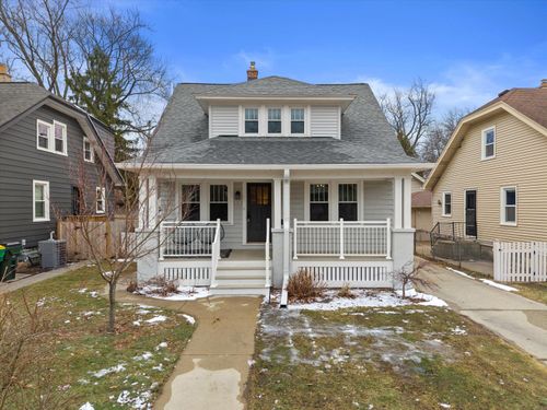 2005 E Beverly Rd, Shorewood, WI, 53211-2546 | Card Image