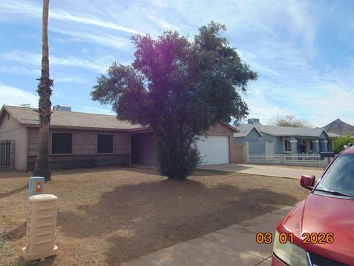 3329 E Gelding Drive, Phoenix, AZ, 85032 | Card Image