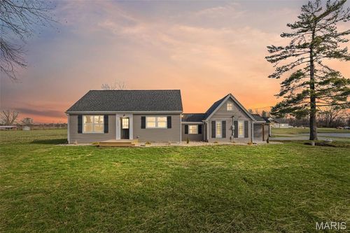 2049 Park Rd, Belleville, IL, 62220-5021 | Card Image