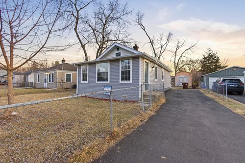 521 Fitch Rd, Rockford, IL, 61109-1929 | Card Image