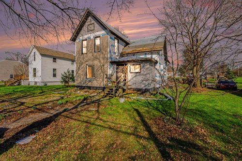 606 8th St, Three Rivers, MI, 49093-1611 | Card Image