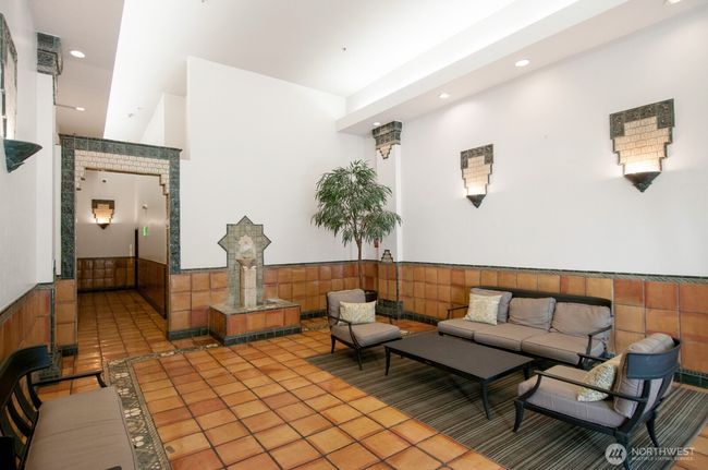 APT-517 - 526 1 St Ave S, Condo with 2 bedrooms, 2 bathrooms and 3 parking in Seattle WA | Image 4